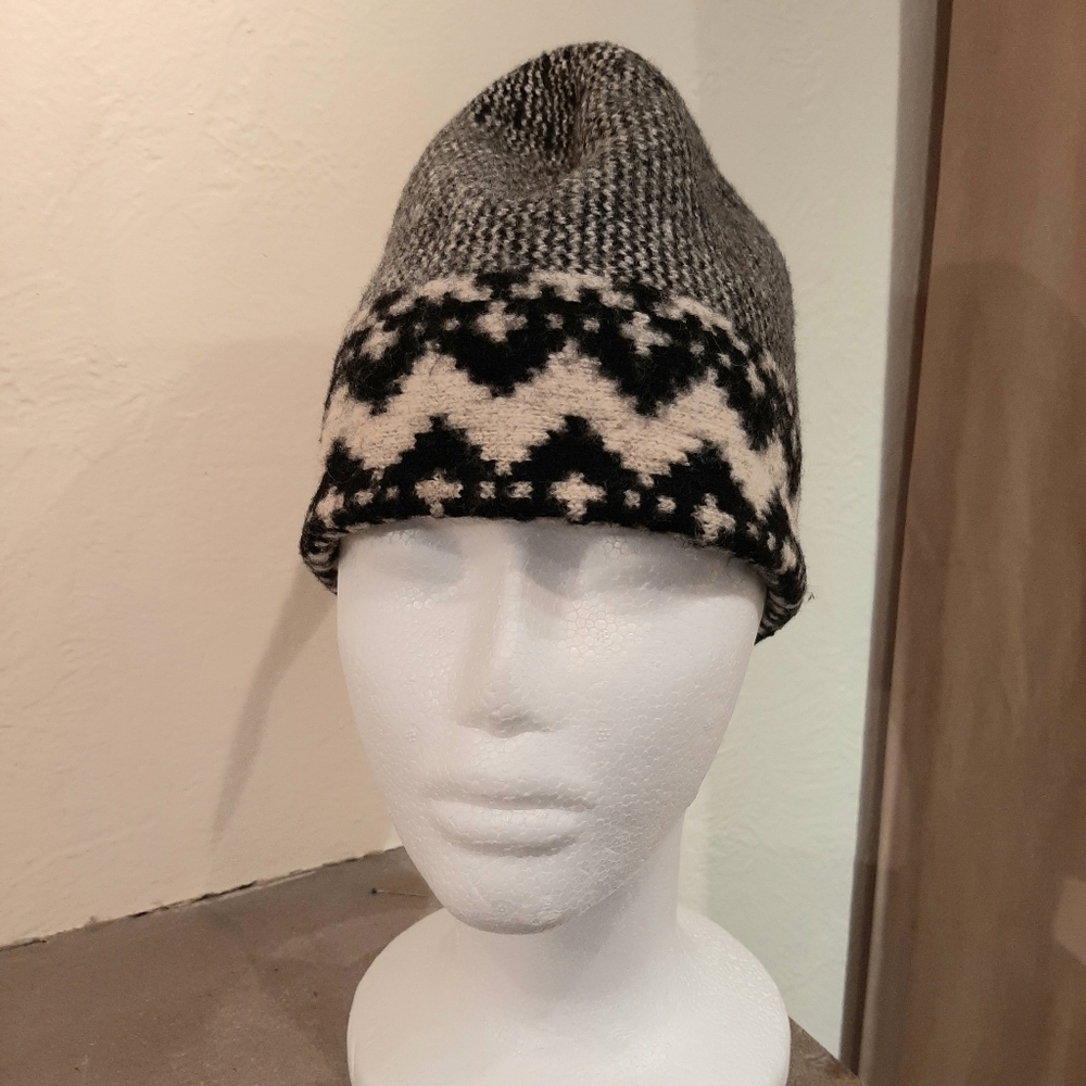 Two knit hats - Picture 5 of 6